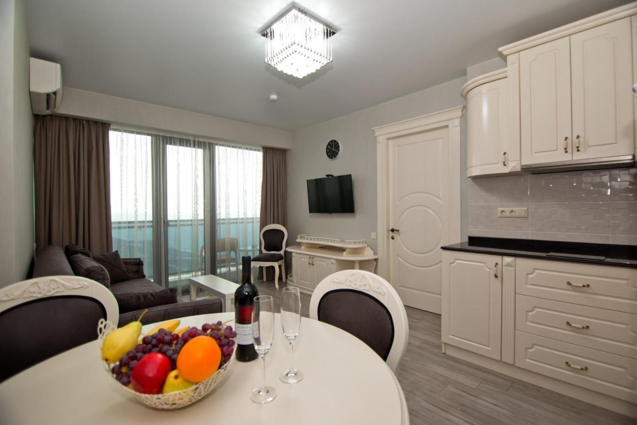 Holiday Batumi Apartment.0411 Экстерьер фото