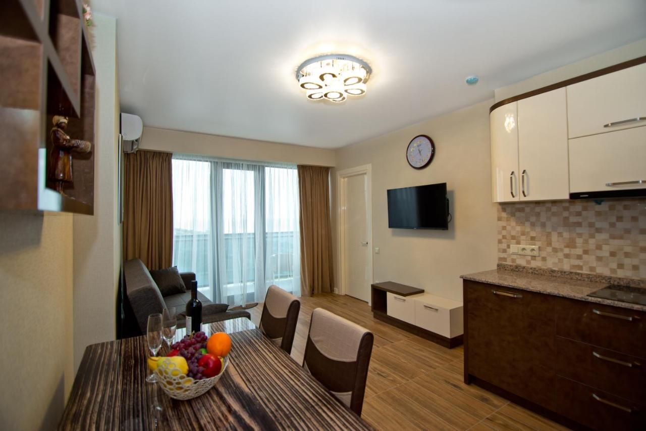 Holiday Batumi Apartment.0411 Экстерьер фото